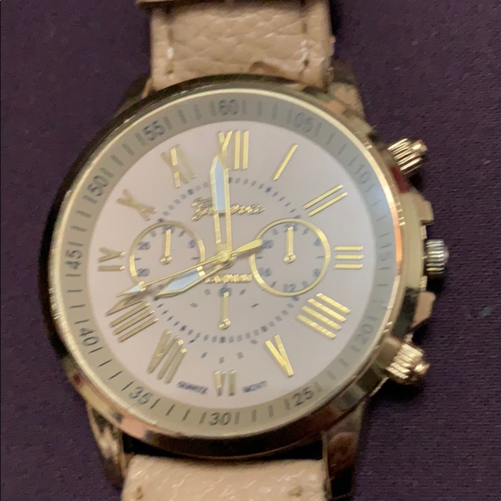 Watch - Picture 2 of 4